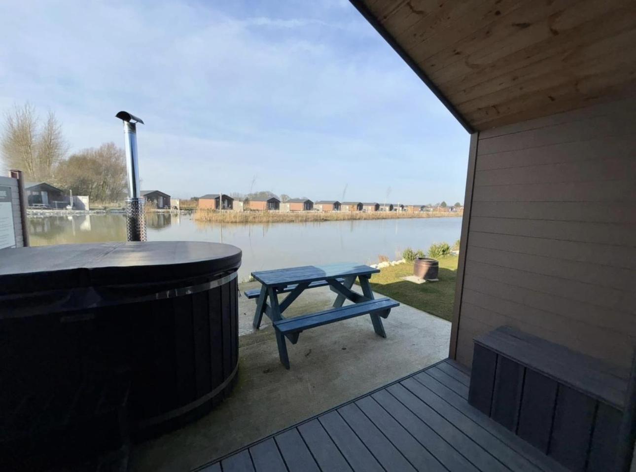 Lakeside Fishing Retreats Boston Chambre photo